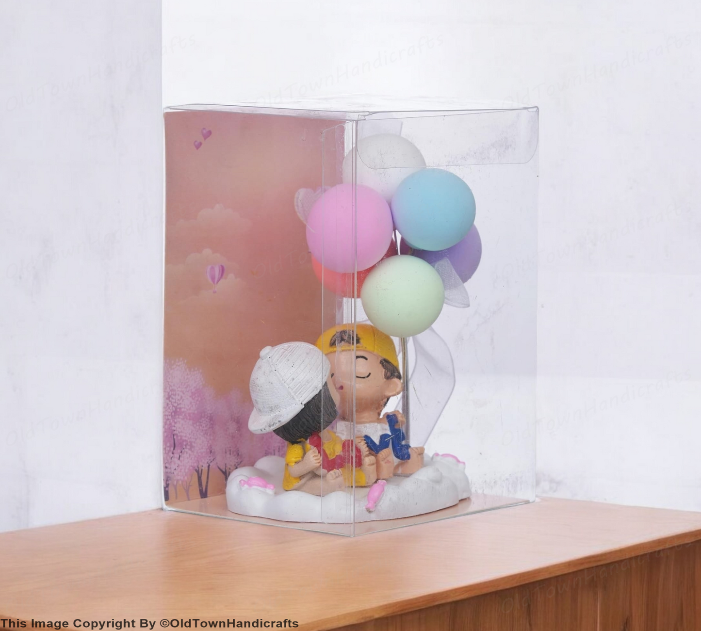 Cute Couple with Balloons Statue Romantic Showpiece Gift for Boyfriend Wife