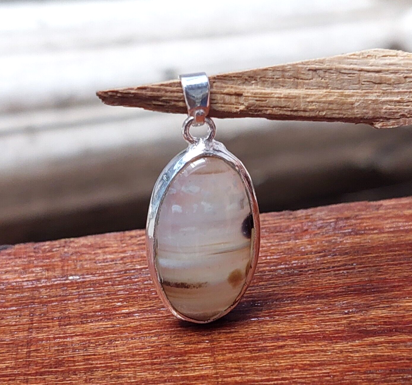 Beautiful Gray Oval Banded Agate 925 Sterling Silver Handmade Pendant Necklaces