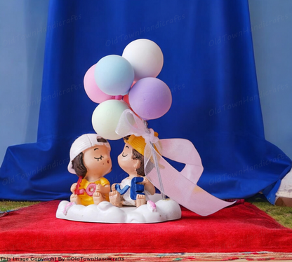 Cute Couple with Balloons Statue Romantic Showpiece Gift for Boyfriend Wife