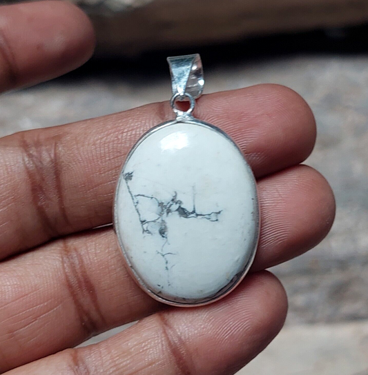 Amazing Oval White Howlite Bezel Pendant 925 Sterling Silver Bride Necklaces