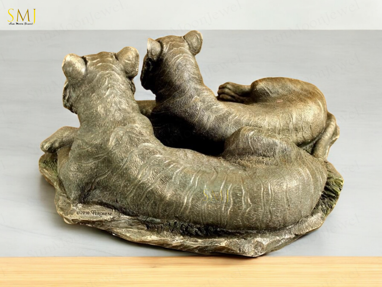 Tiger Couple Statue Polyresin Wild Animal Tiger Couple Decor for Home & Office