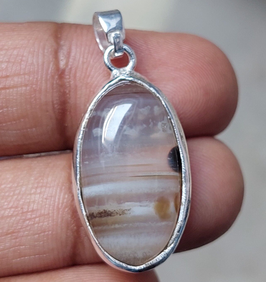 Beautiful Gray Oval Banded Agate 925 Sterling Silver Handmade Pendant Necklaces