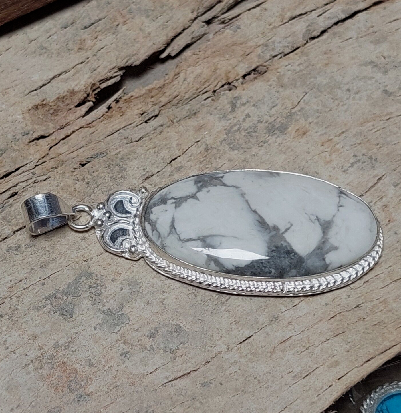 Oval White Howlite 925 Silver Gemstone Pendant,Designer Bezel Pendant For Women