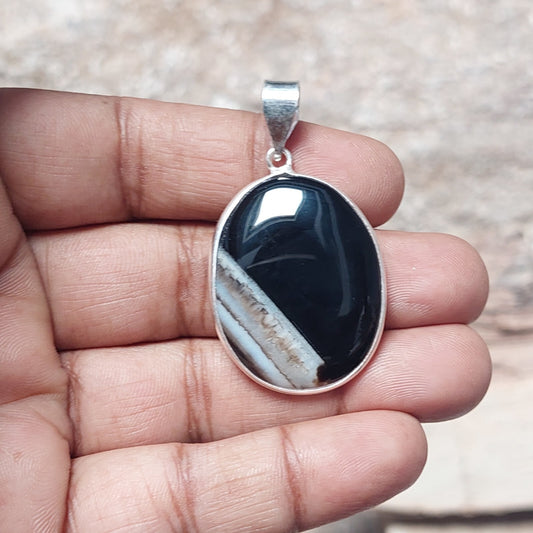 Amazing Black Banded Agate Gemstone Pendant 925 Sterling Silver Pendant For Love