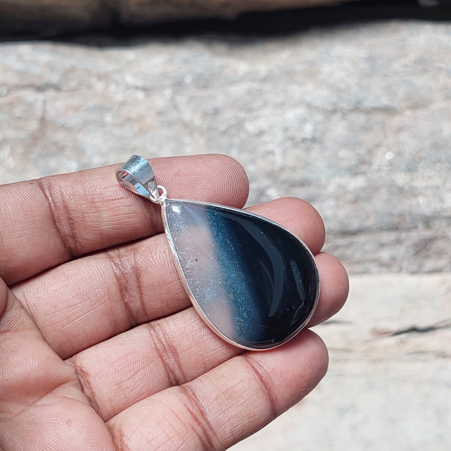 Amazing Black Banded Agate Gemstone Pendant  925 Sterling Silver Necklace