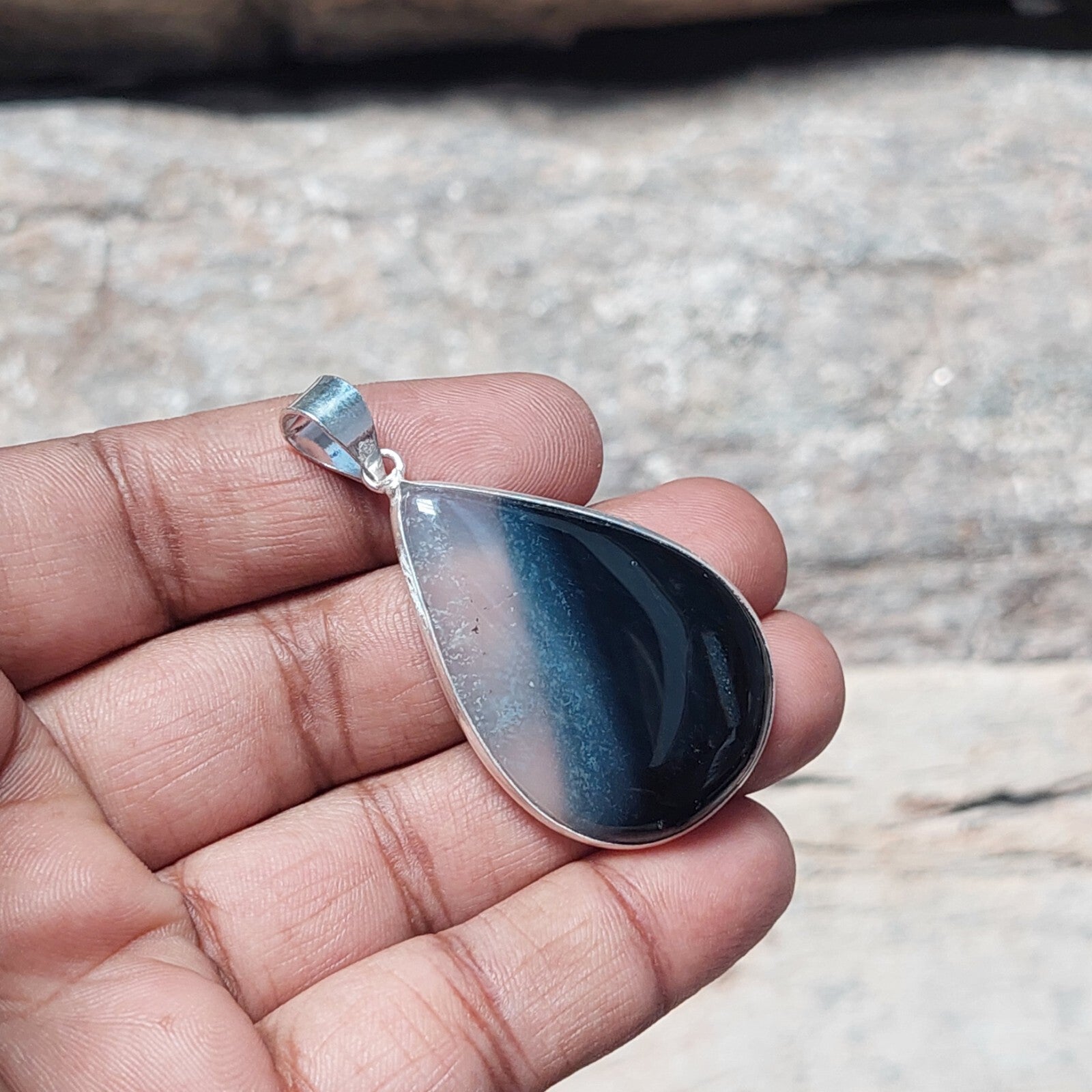 Amazing Black Banded Agate Gemstone Pendant  925 Sterling Silver Necklace