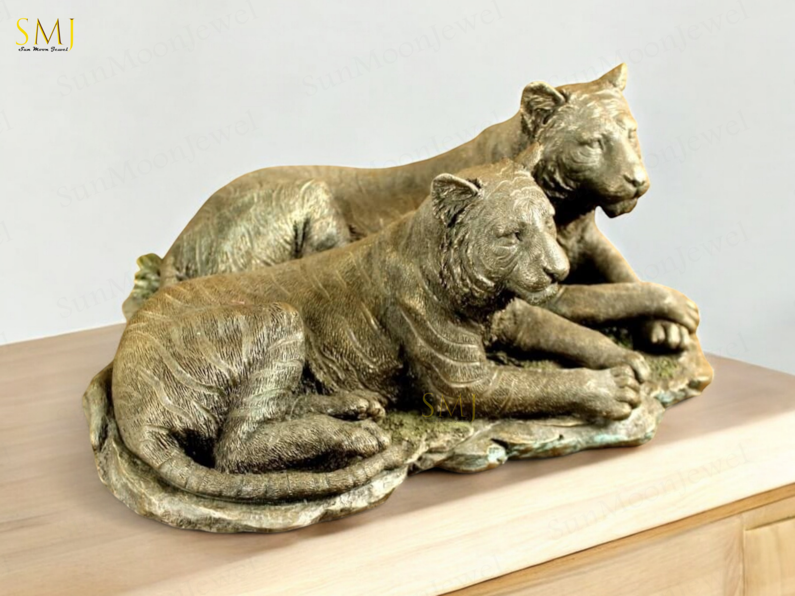 Tiger Couple Statue Polyresin Wild Animal Tiger Couple Decor for Home & Office
