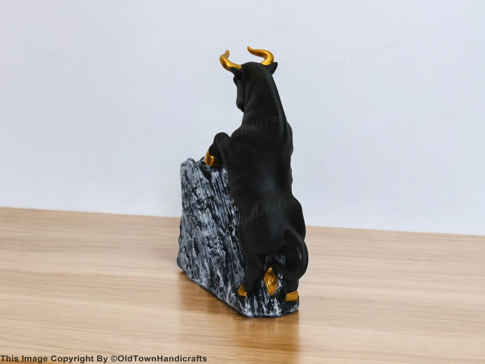 Antique Bull Showpiece Statue Elegant Home Decor Gift for Any Occasion Animal