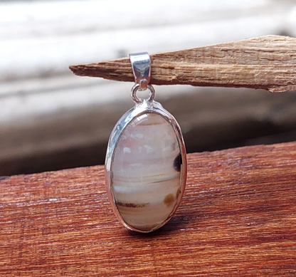 Beautiful Gray Oval Banded Agate 925 Sterling Silver Handmade Pendant Necklaces