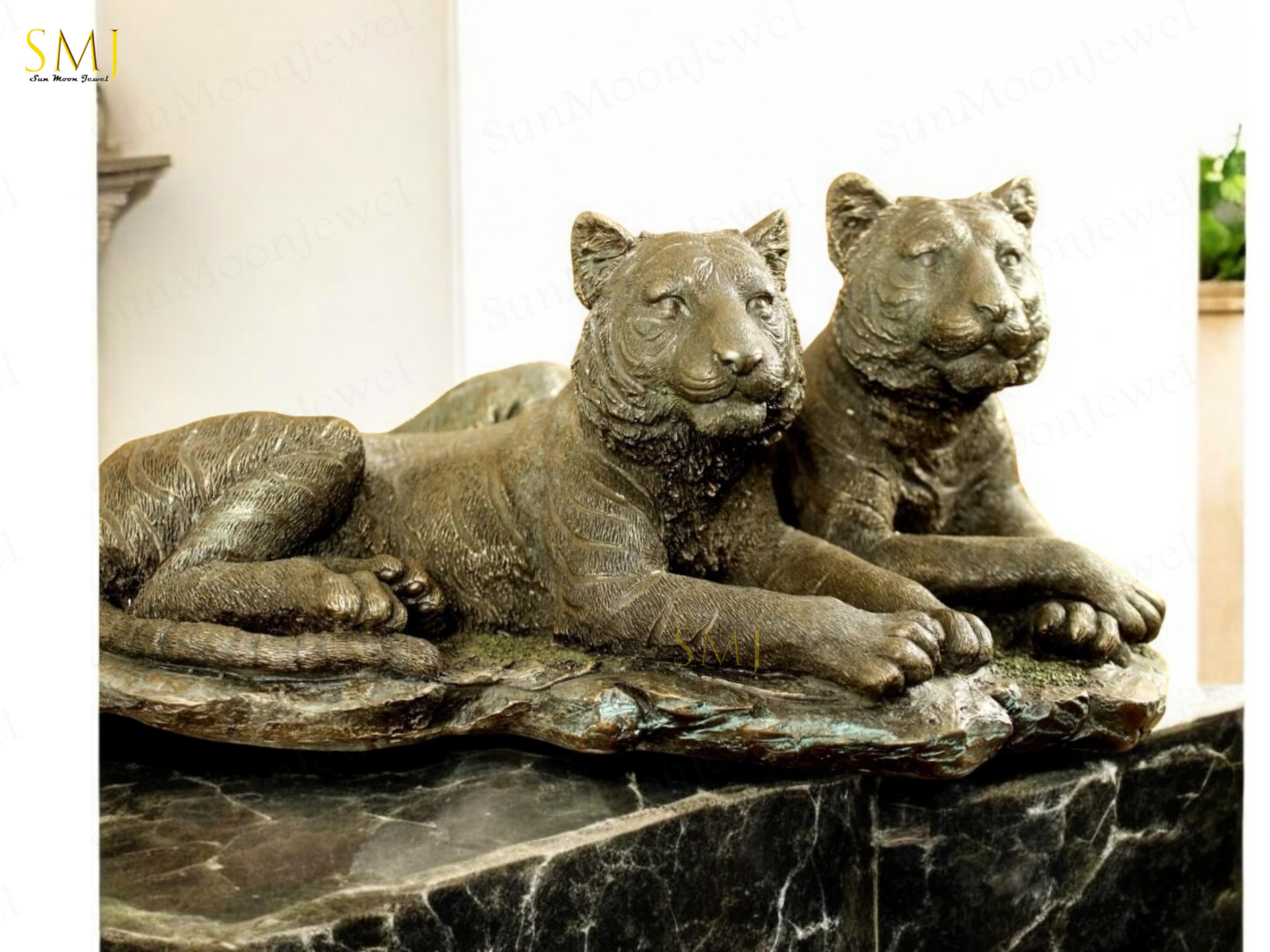 Tiger Couple Statue Polyresin Wild Animal Tiger Couple Decor for Home & Office
