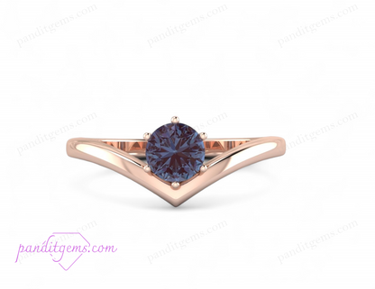925 Silver Alexandrite Chevron Ring in V Shape - Close-up View