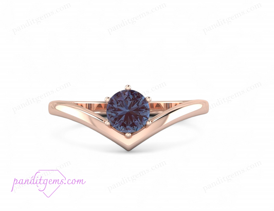 925 Silver Alexandrite Chevron Ring in V Shape - Close-up View