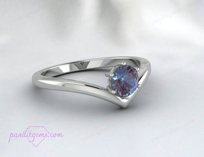 Alexandrite Chevron Ring - Color-Changing Gemstone Detail