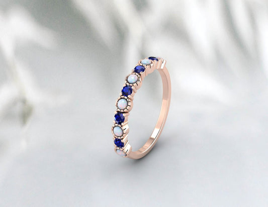 Opal Saphir Ring, 14k Gold Opal Ehering, Minimalistischer Ring, Stapelring, Opal Jubiläumsring, Geschenk für Sie, Opal Halb Eternity Band