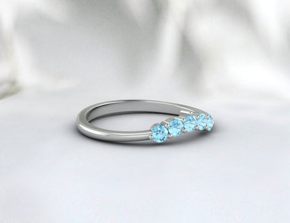 Dainty Aquamarine Chevron Wedding Band, Half Eternity Matching Band, 14K White Gold Micro Pave Anniversary Ring Cadeau de mariée pour son cadeau d’amour