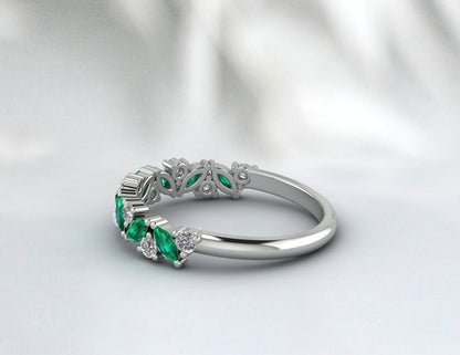 Vintage Emerald And Dimaond Wedding Ring Cluster Promise Ring