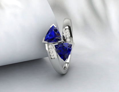 Bague saphir bleu Bague de promesse Trillion Cut Blue Gemstone Sterling Silver Ring Septembre Birthstone Bypass Ring Crossover Bague de fiançailles