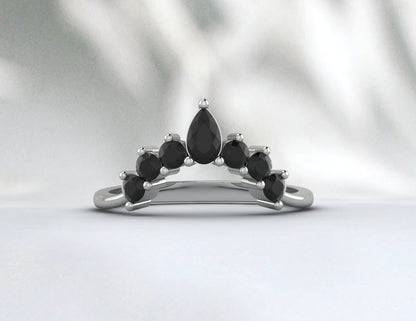 Woman Curved Wedding Band Pear Shaped Black Onyx Vintage Bridal Ring