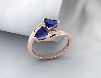 Bague saphir bleu Bague de promesse Trillion Cut Blue Gemstone Sterling Silver Ring Septembre Birthstone Bypass Ring Crossover Bague de fiançailles