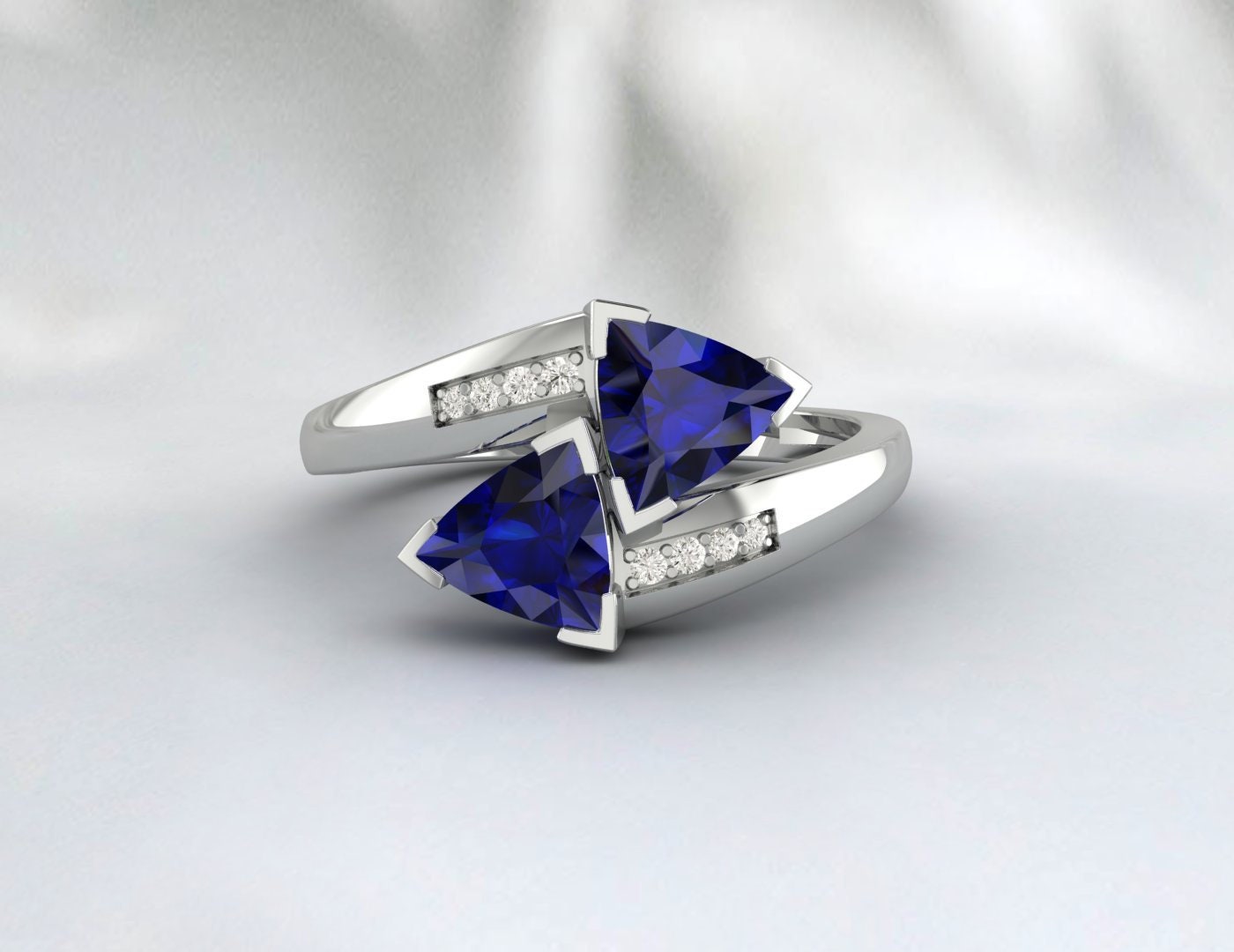 Bague saphir bleu Bague de promesse Trillion Cut Blue Gemstone Sterling Silver Ring Septembre Birthstone Bypass Ring Crossover Bague de fiançailles