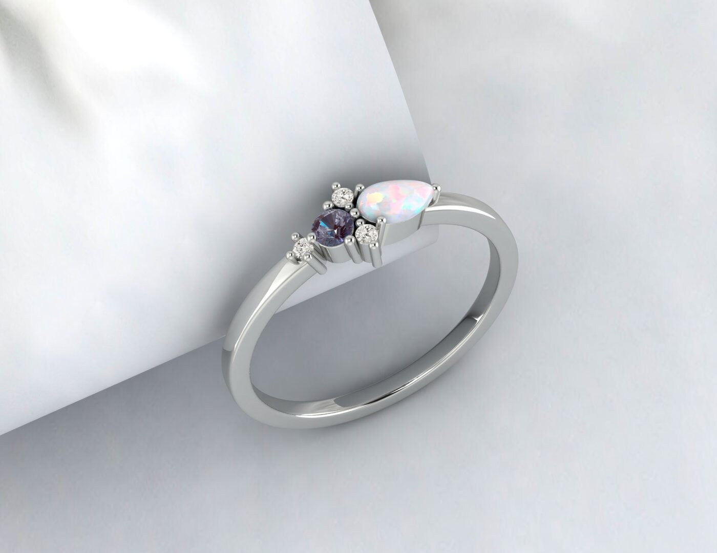 Bague de fiançailles en opale arc-en-ciel et grappe d'alexandrite