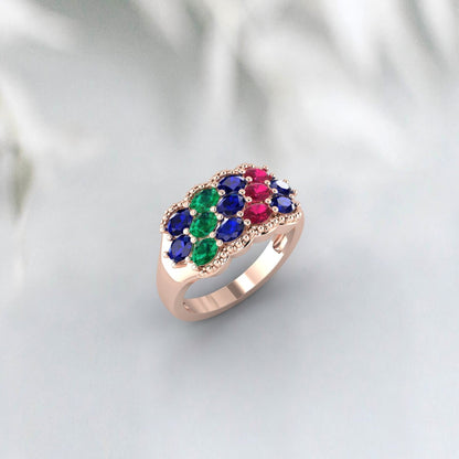 Bague saphir bleu taille ovale chevalière rubis et émeraude bague antique