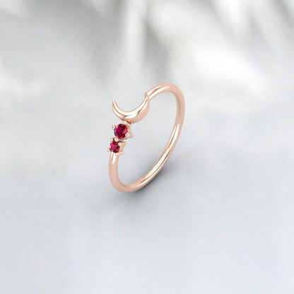 Moon conçoit une bague de promesse en argent avec pierre de naissance de juillet en rubis rouge