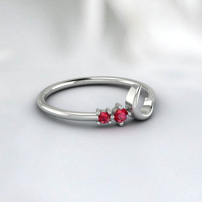 Moon conçoit une bague de promesse en argent avec pierre de naissance de juillet en rubis rouge