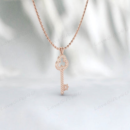 Collier pendentif clé en diamant, collier de charme clé en diamant en or massif 14 carats 18 carats 10 carats, cadeau de la Saint-Valentin pour femme, cadeau de nouvelle maman pour mère