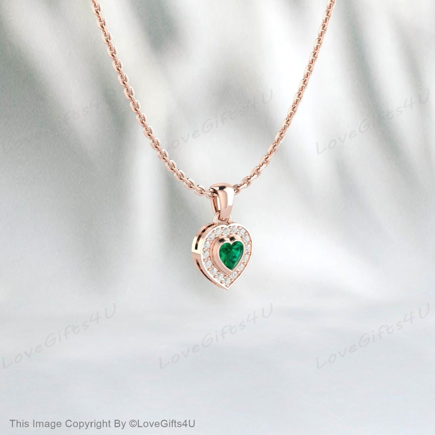 Collier émeraude en forme de cœur, pendentif émeraude coupé cœur, collier émeraude verte, pendentif cœur vert, cadeau de pierre de naissance de mai