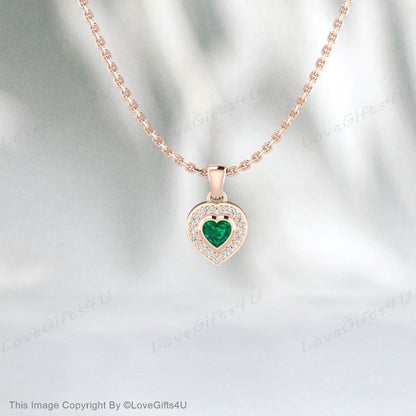 Collier émeraude en forme de cœur, pendentif émeraude coupé cœur, collier émeraude verte, pendentif cœur vert, cadeau de pierre de naissance de mai